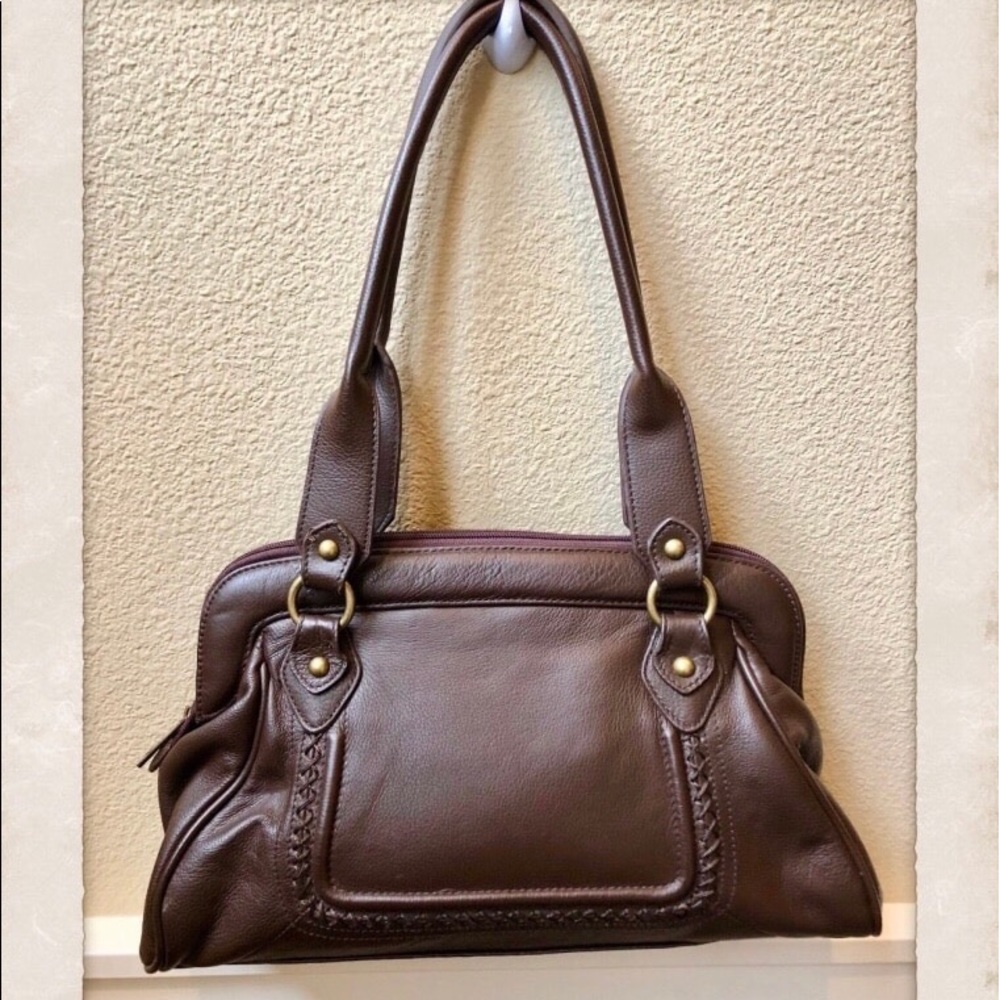 Nwot never worn Fortuna Valentino shoulder bag.